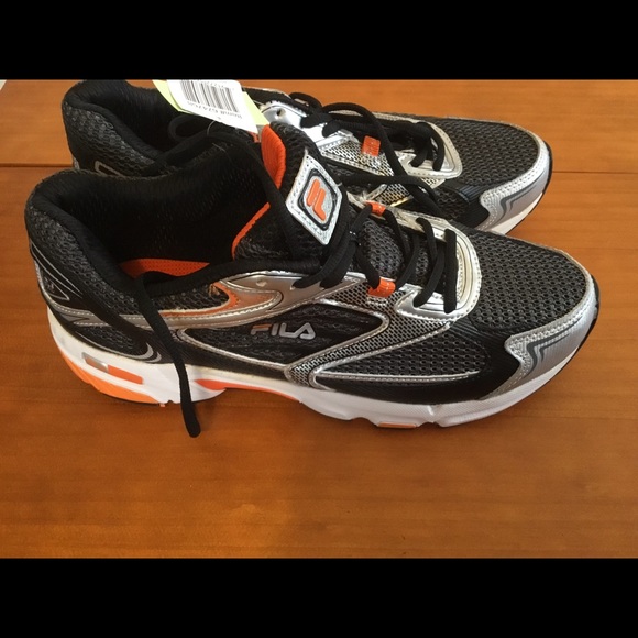 ‘‘New” Fila Men’s Athletic Running Shoes - Picture 2 of 7